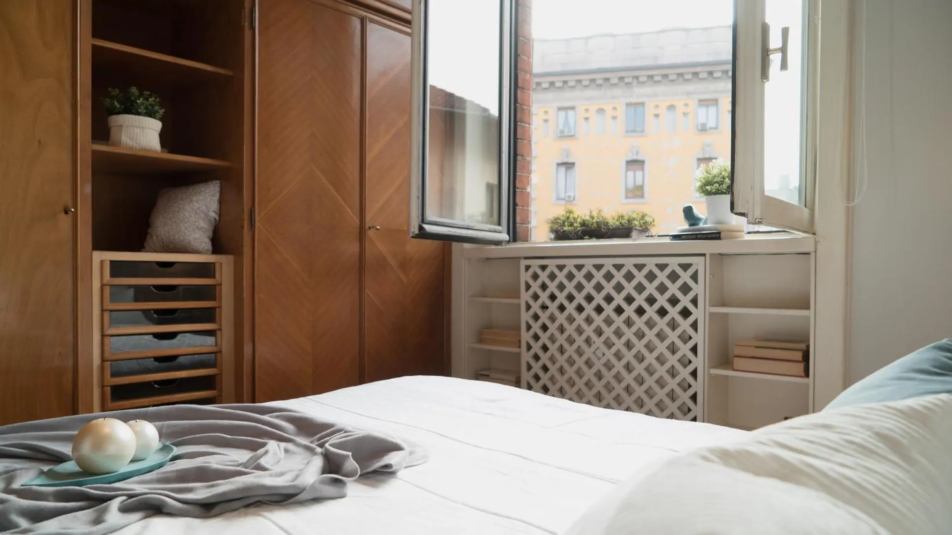 Tecla Premium Apartment Milano Duomo 0*,