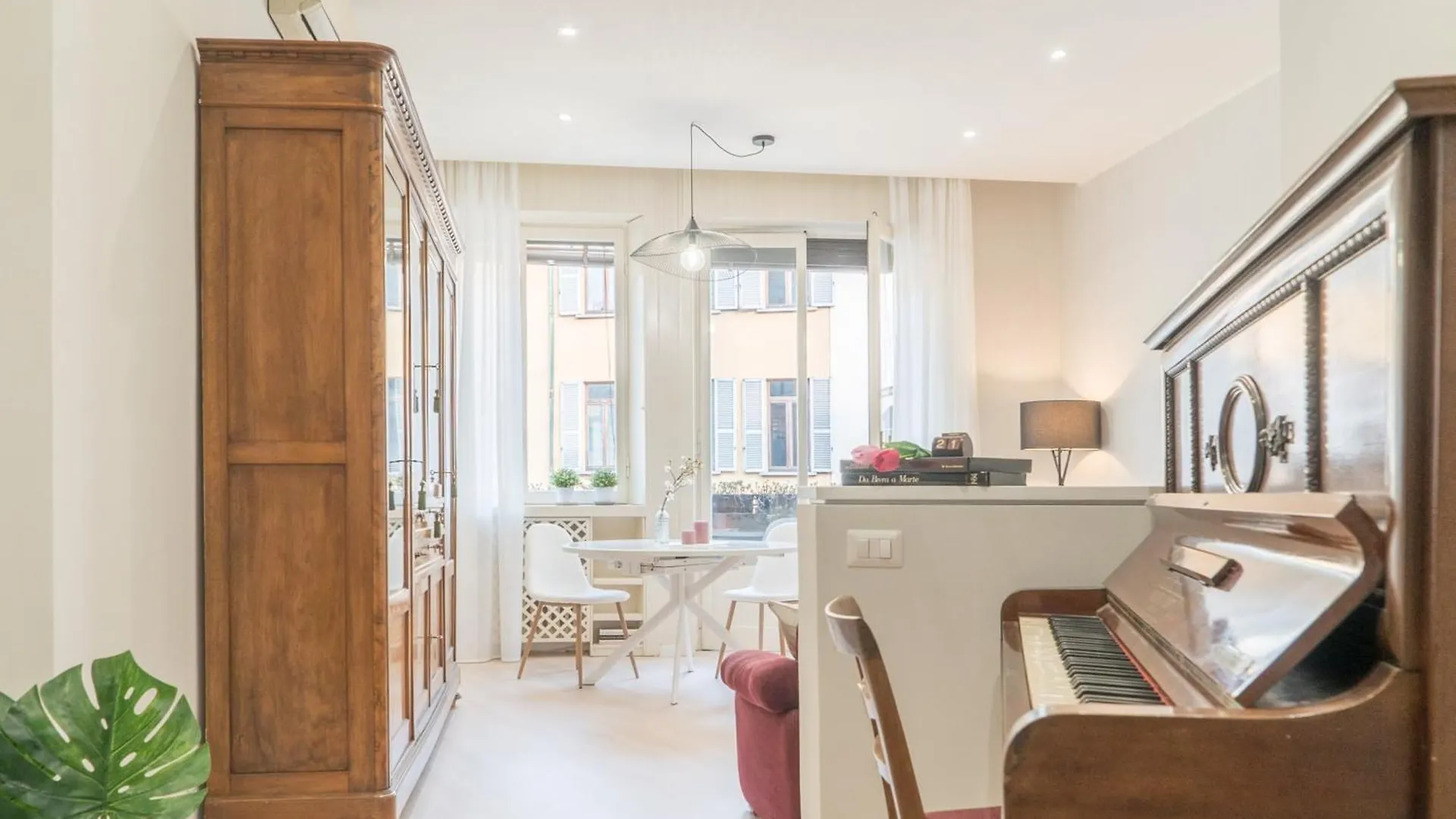 Tecla Premium Apartment Milano Duomo 0*, Milan